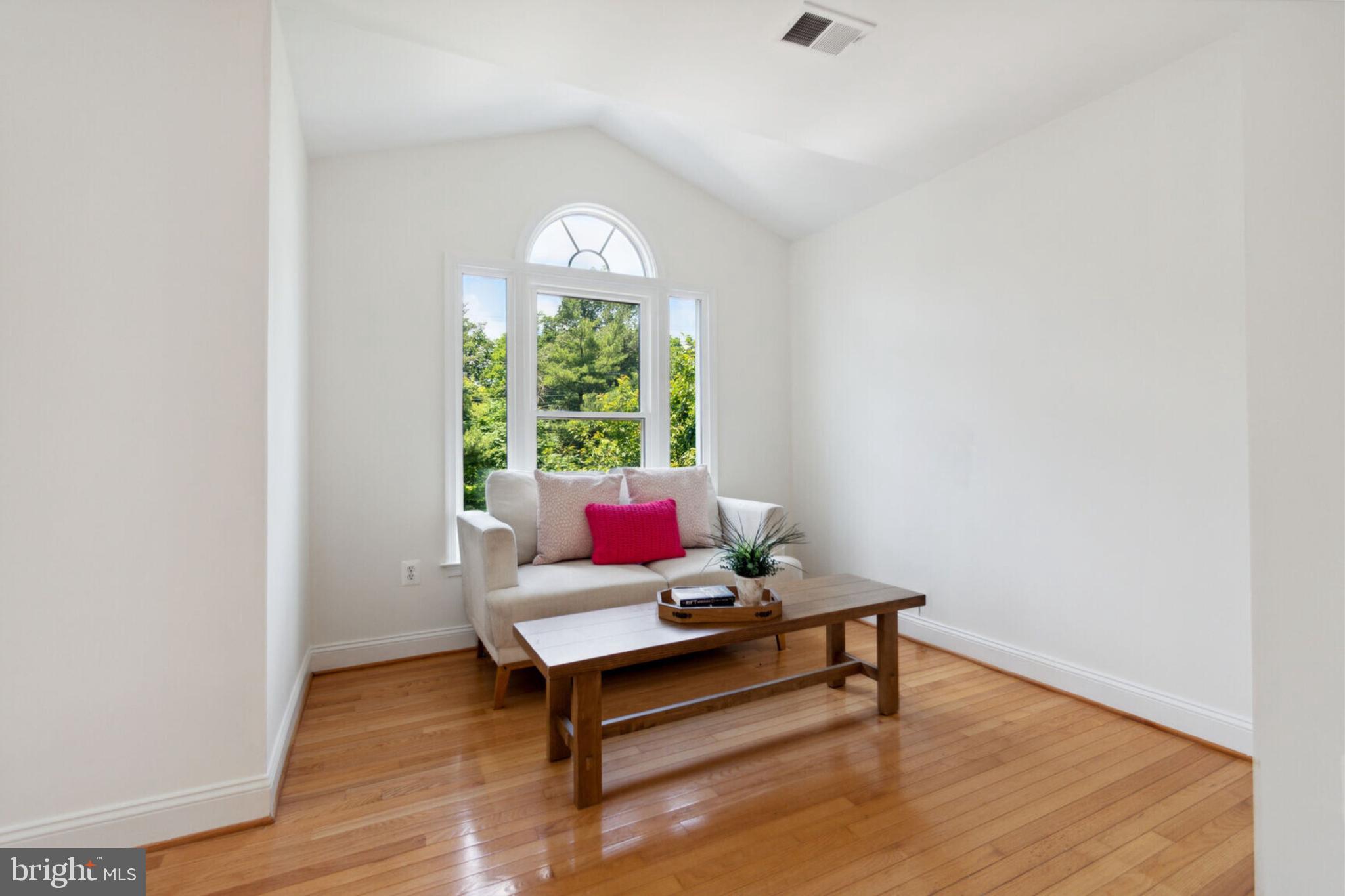 CONNECTICUT GARDENS - Residential