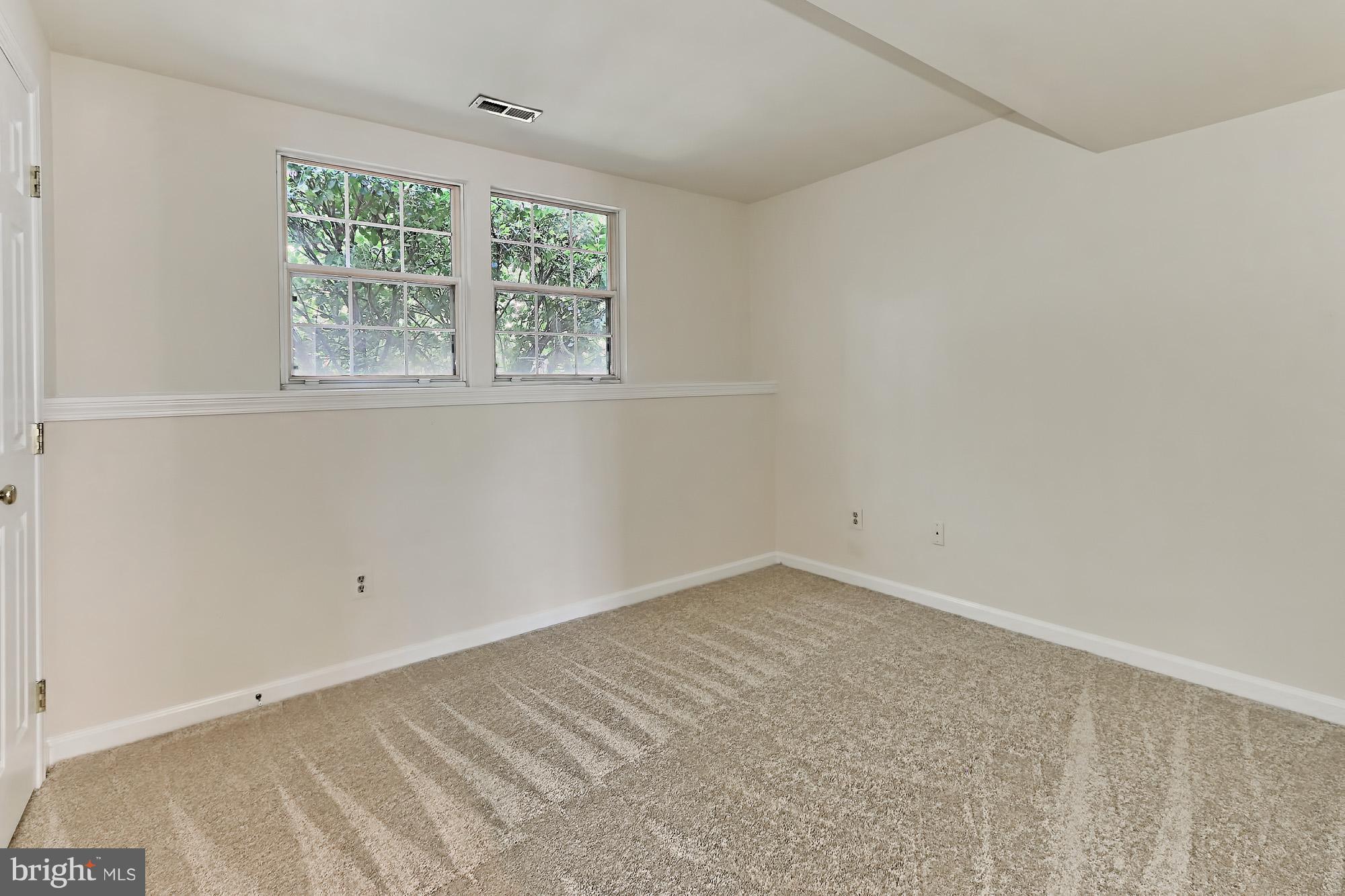 ASHBURN FARM - Residential