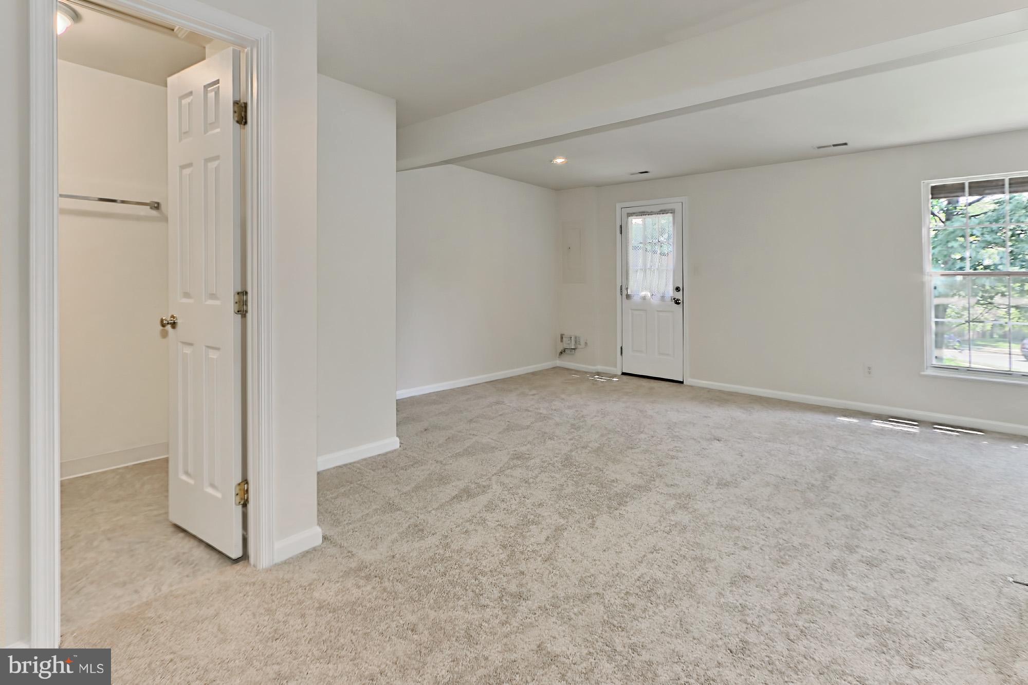 ASHBURN FARM - Residential