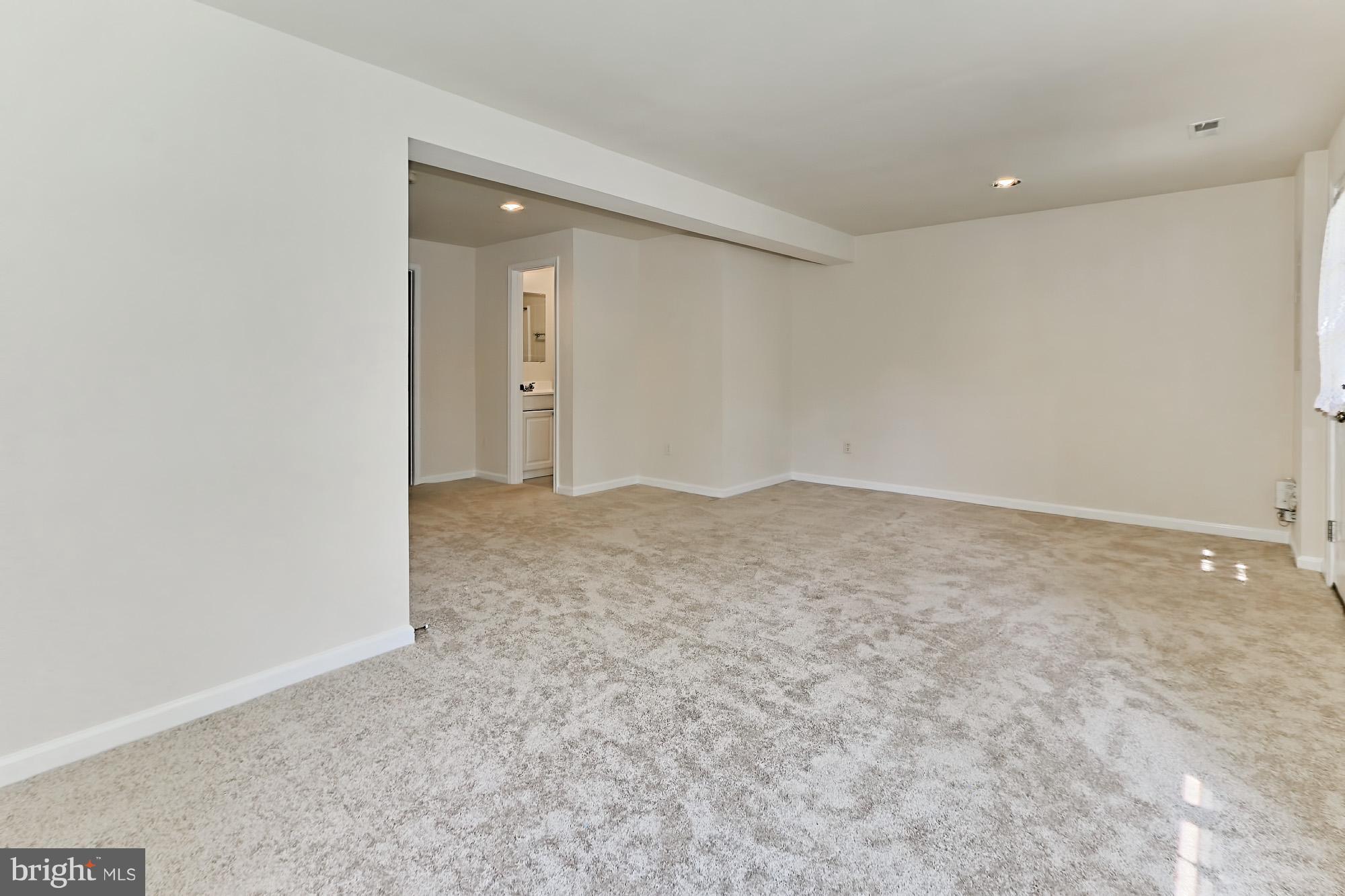 ASHBURN FARM - Residential