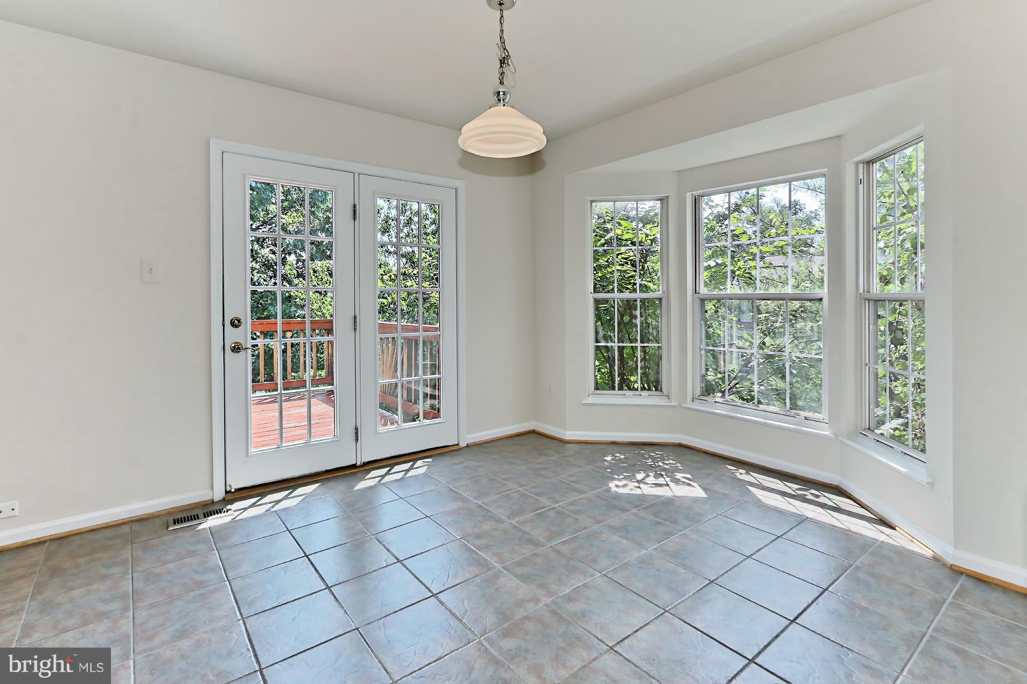 ASHBURN FARM - Residential