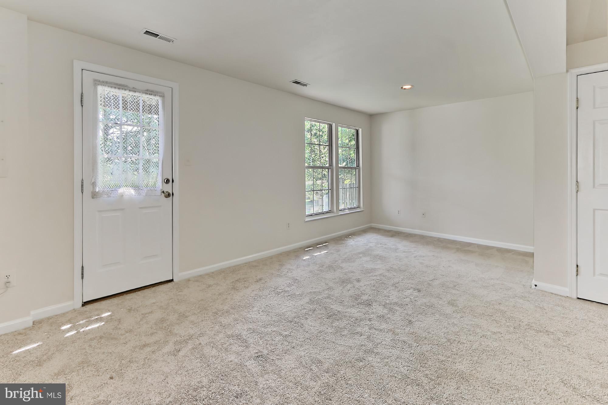 ASHBURN FARM - Residential