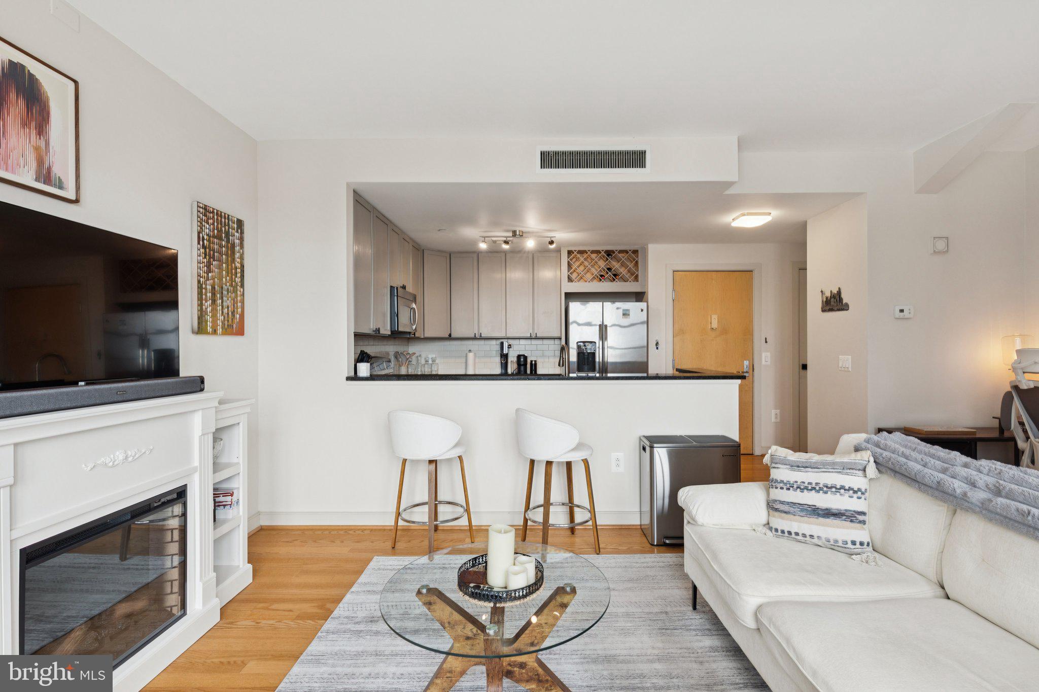 AVENUE OF THE ARTS - Residential