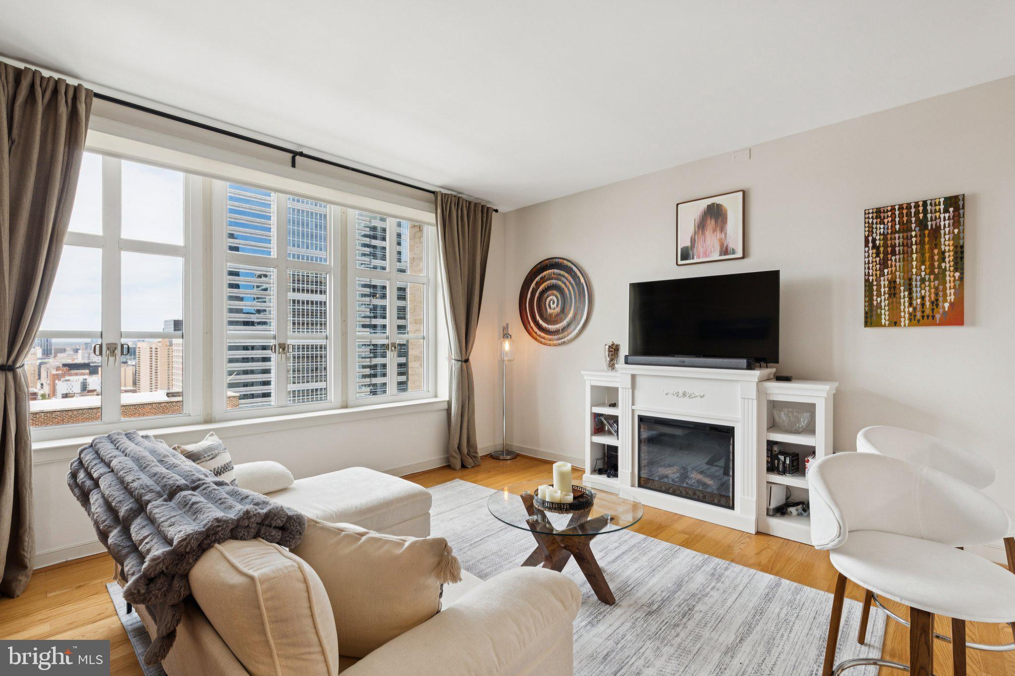 AVENUE OF THE ARTS - Residential