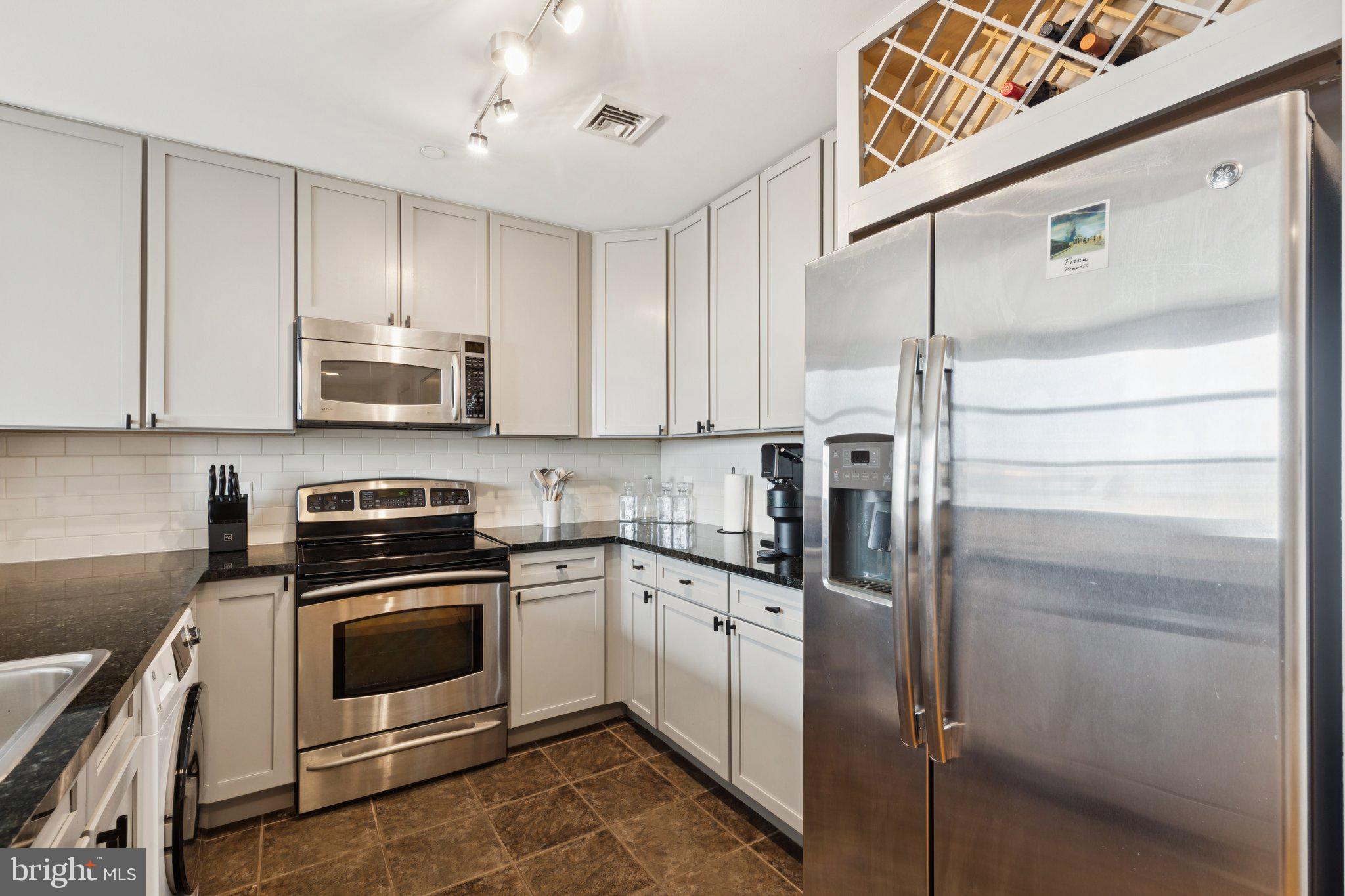 AVENUE OF THE ARTS - Residential