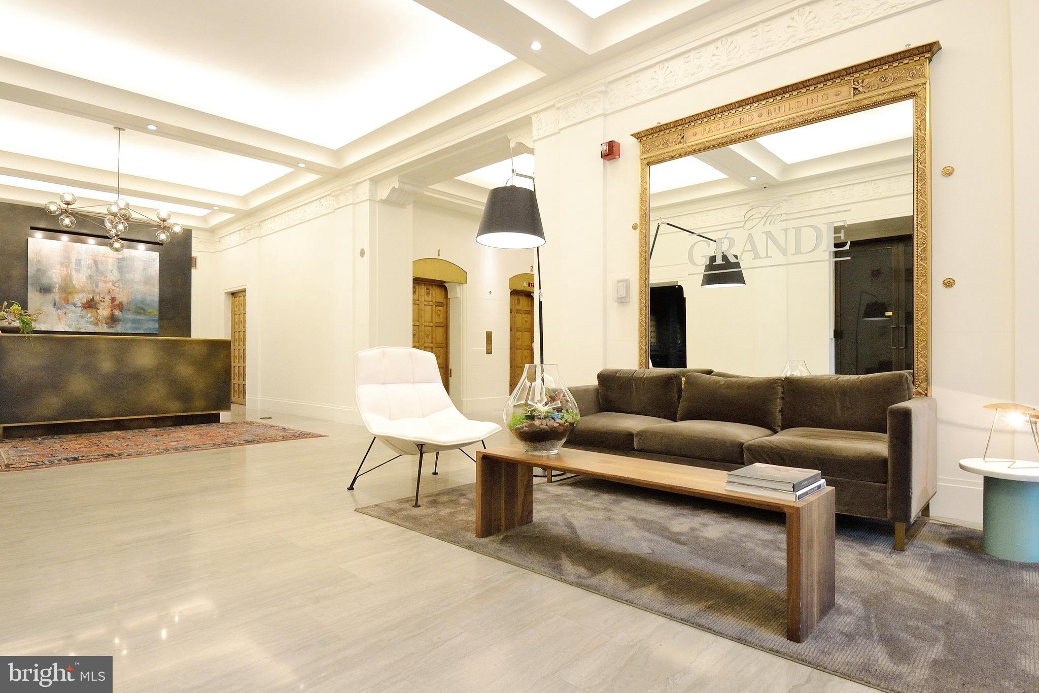 AVENUE OF THE ARTS - Residential