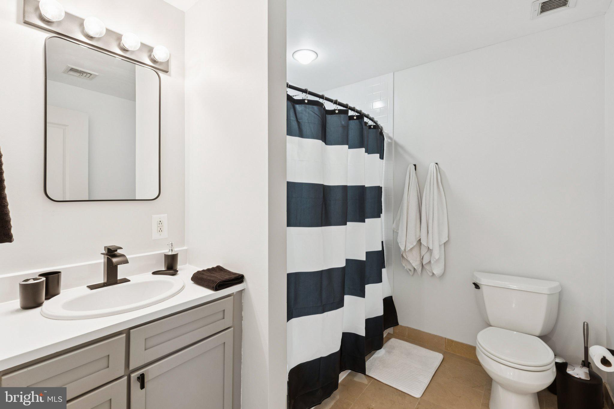 AVENUE OF THE ARTS - Residential