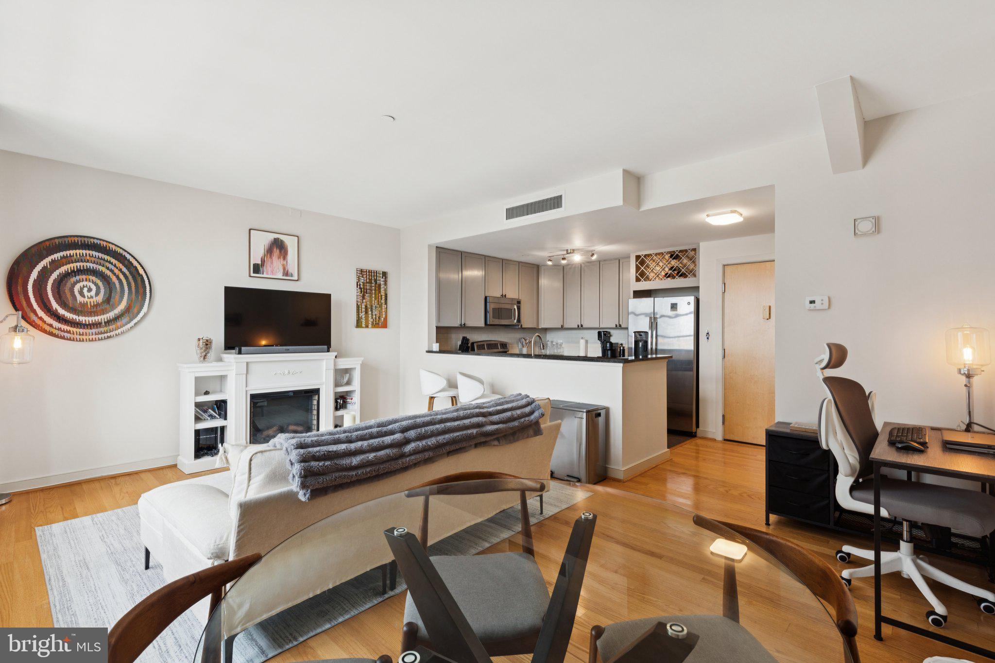 AVENUE OF THE ARTS - Residential