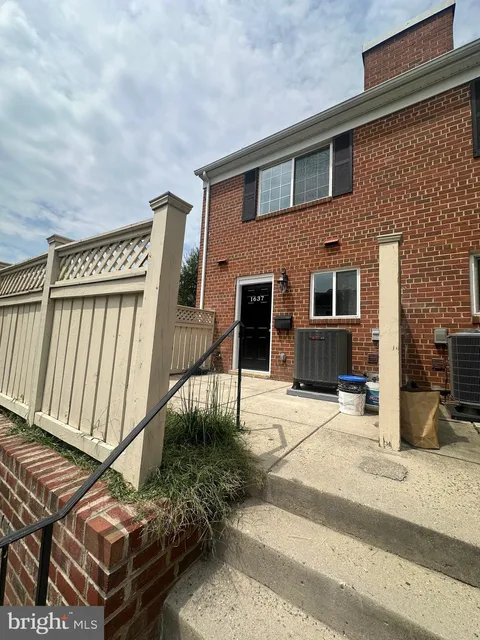 1637 N Van Dorn Street, Alexandria, VA MLS: VAAX2051518