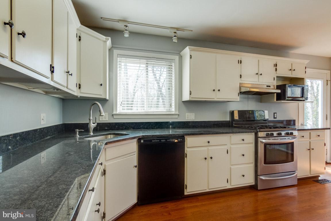 POINT OF WOODS - Residential