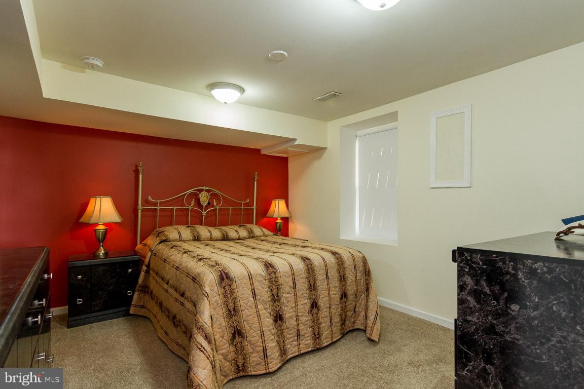 POINT OF WOODS - Residential