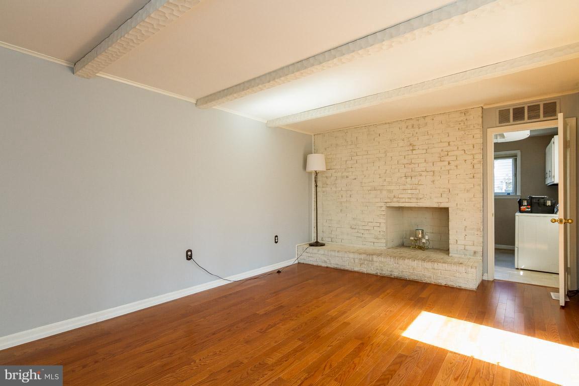 POINT OF WOODS - Residential