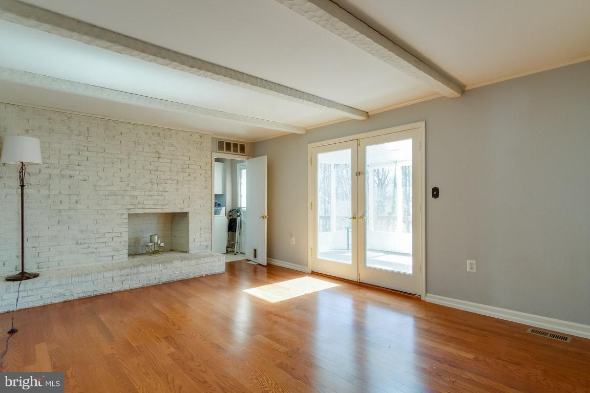 POINT OF WOODS - Residential