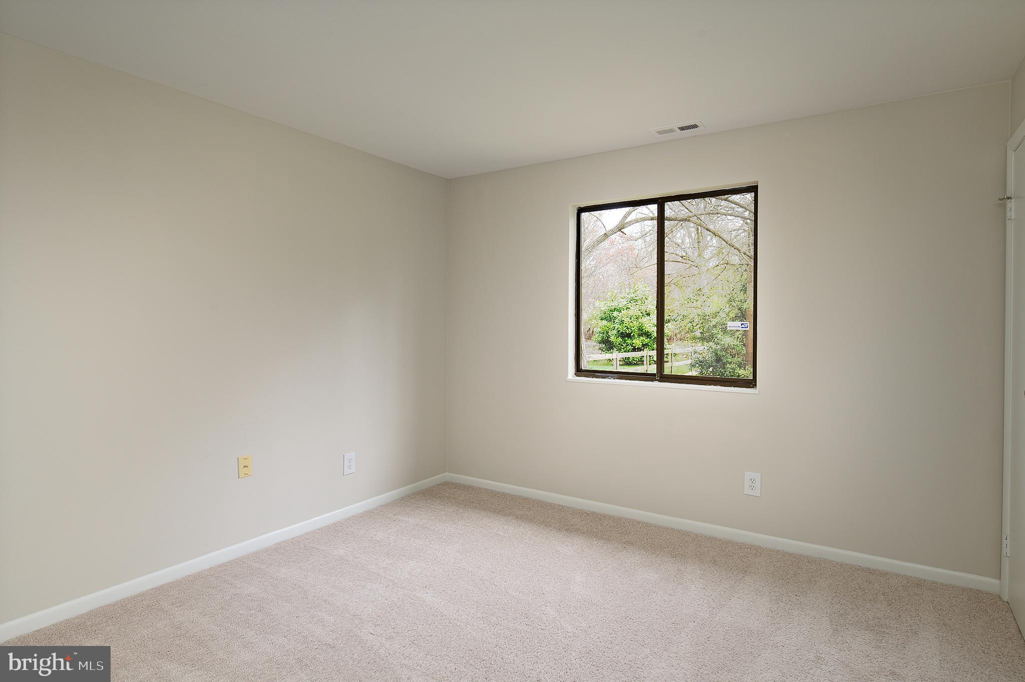 VILLAGE OF OAKLAND MILLS - Residential