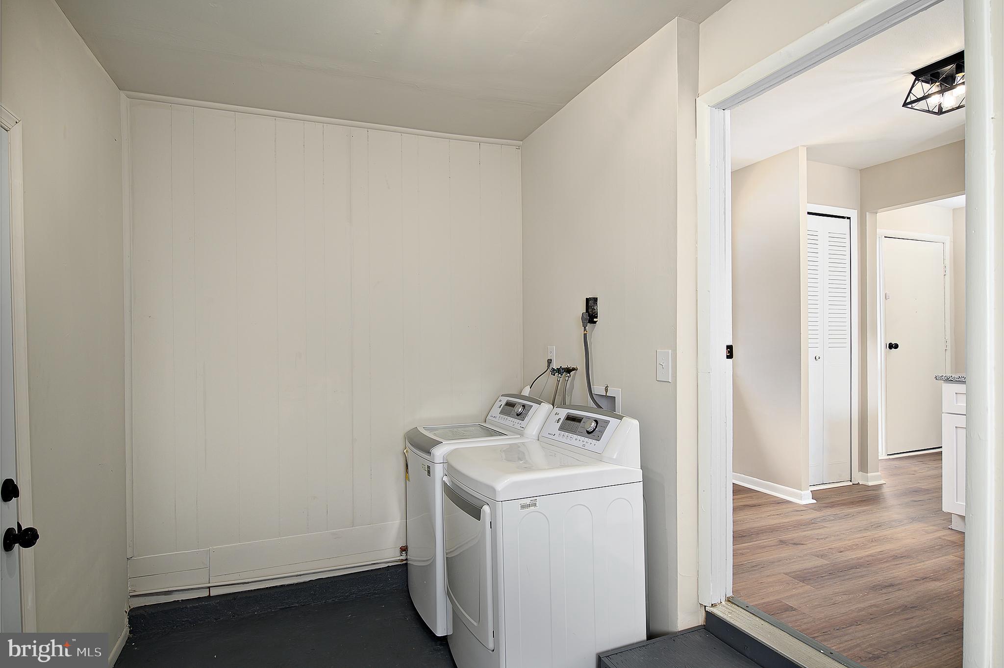 VILLAGE OF OAKLAND MILLS - Residential