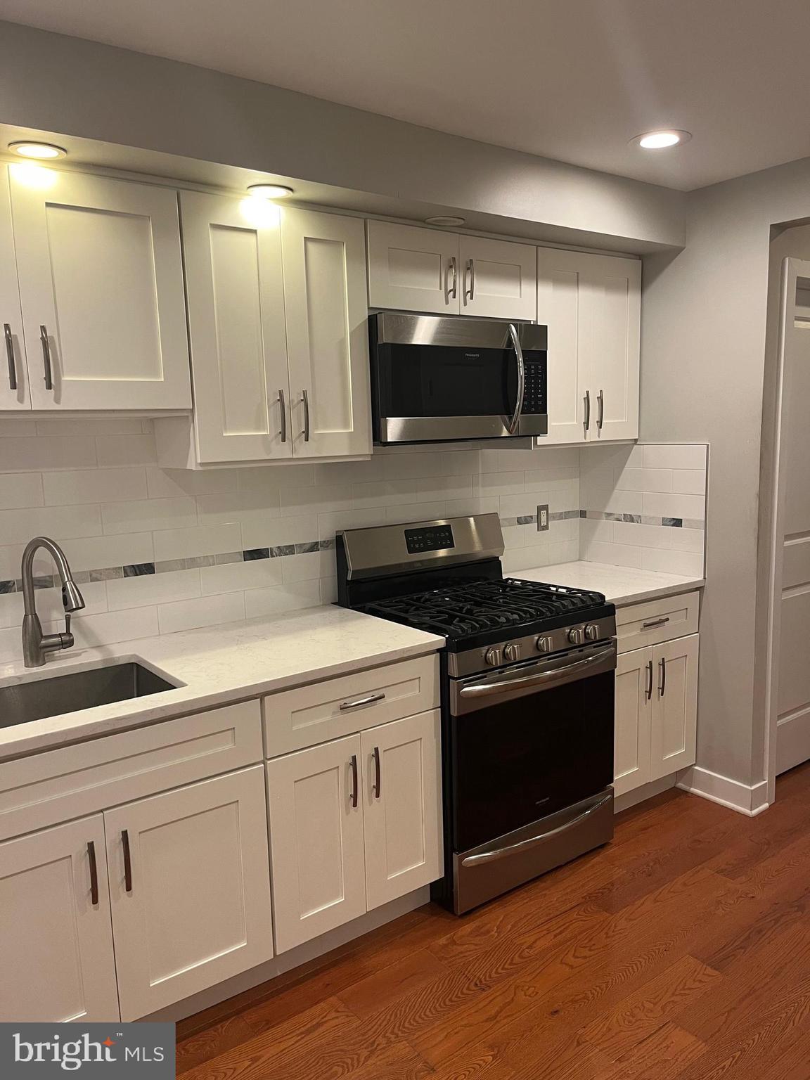 POINT BREEZE - Residential