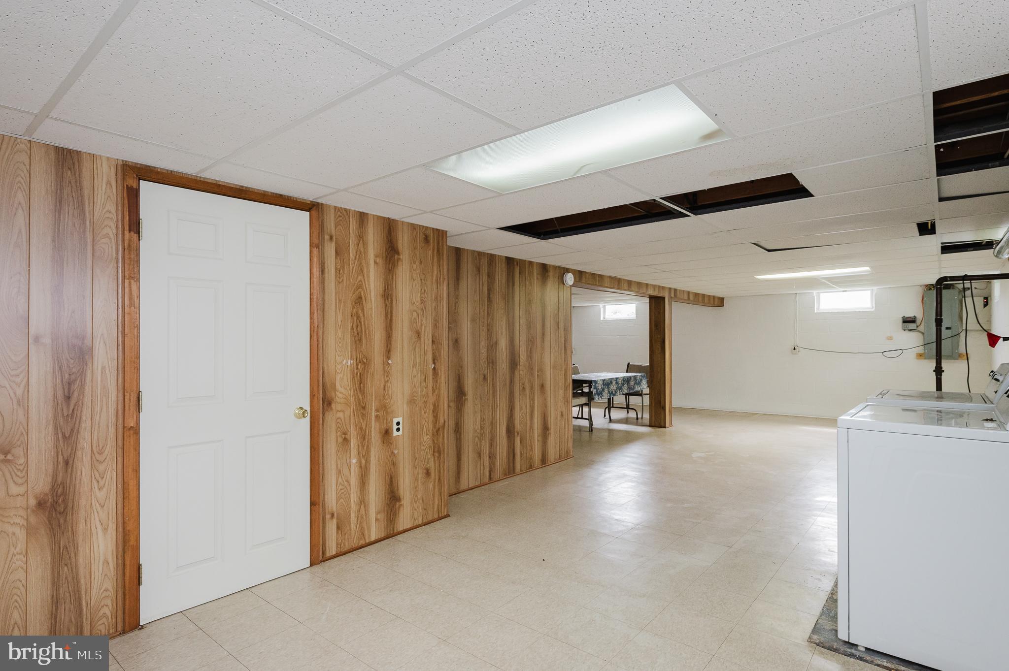 FAIRWOOD HEIGHTS - Residential Lease