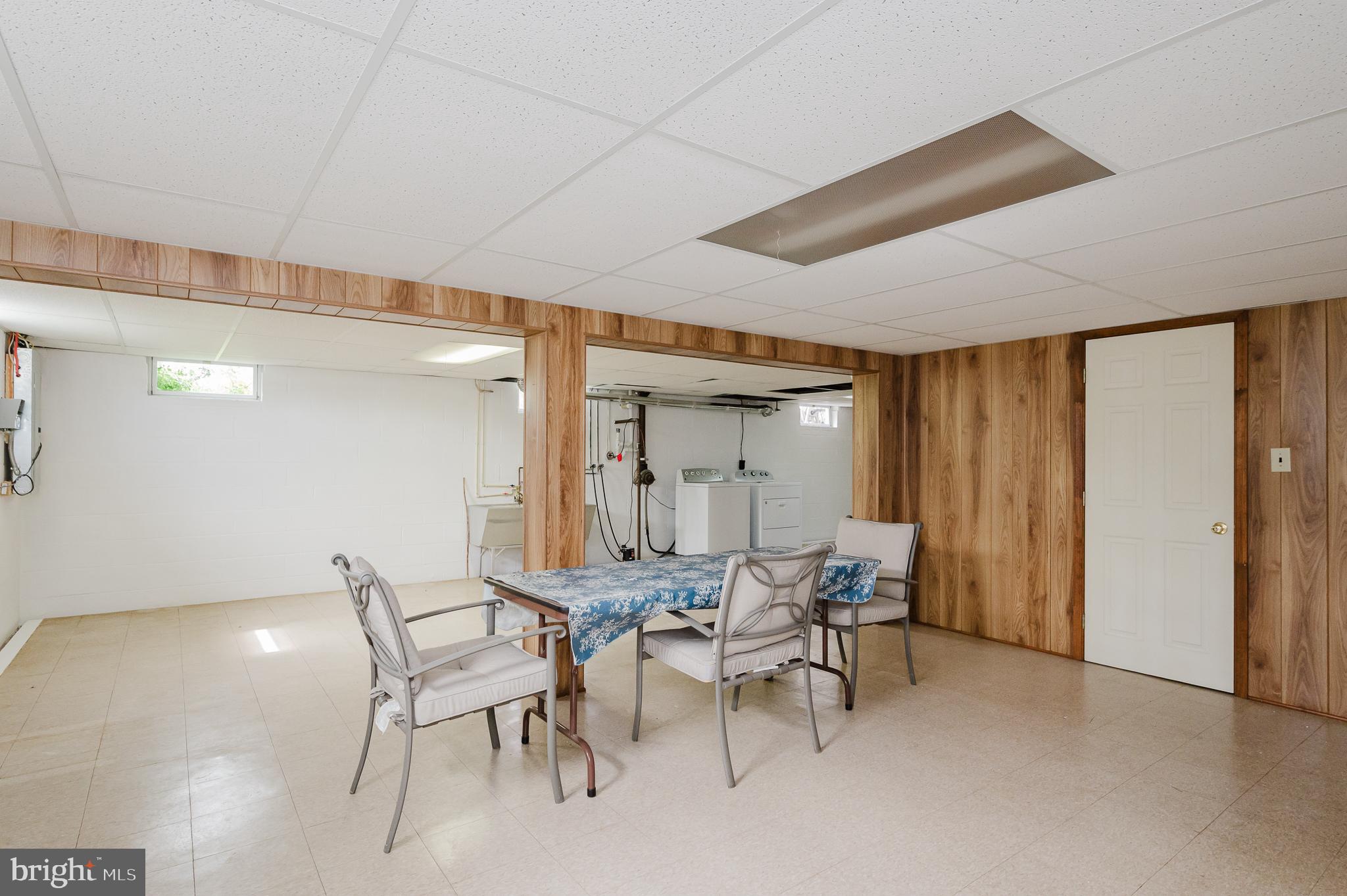 FAIRWOOD HEIGHTS - Residential Lease