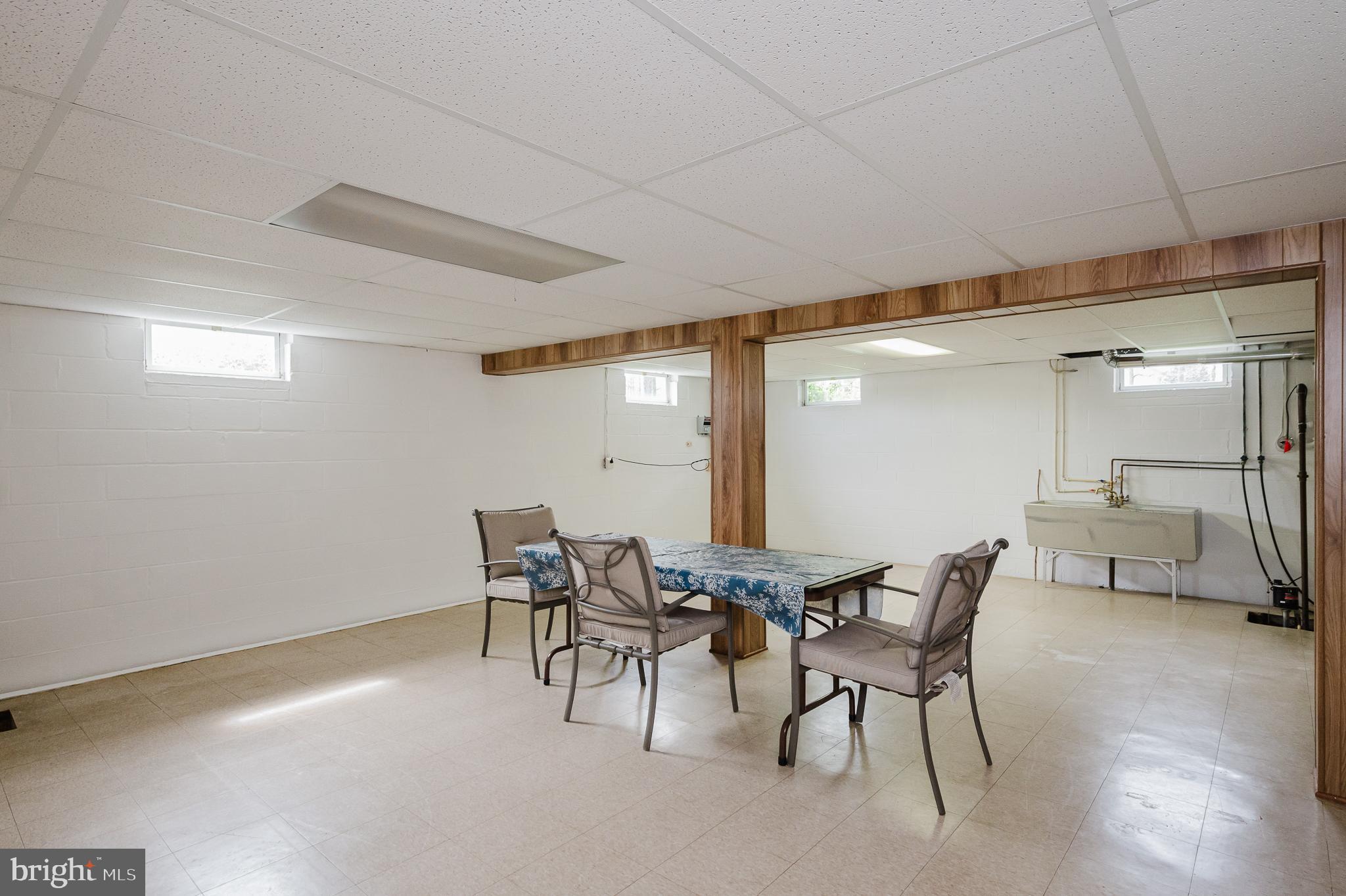 FAIRWOOD HEIGHTS - Residential Lease