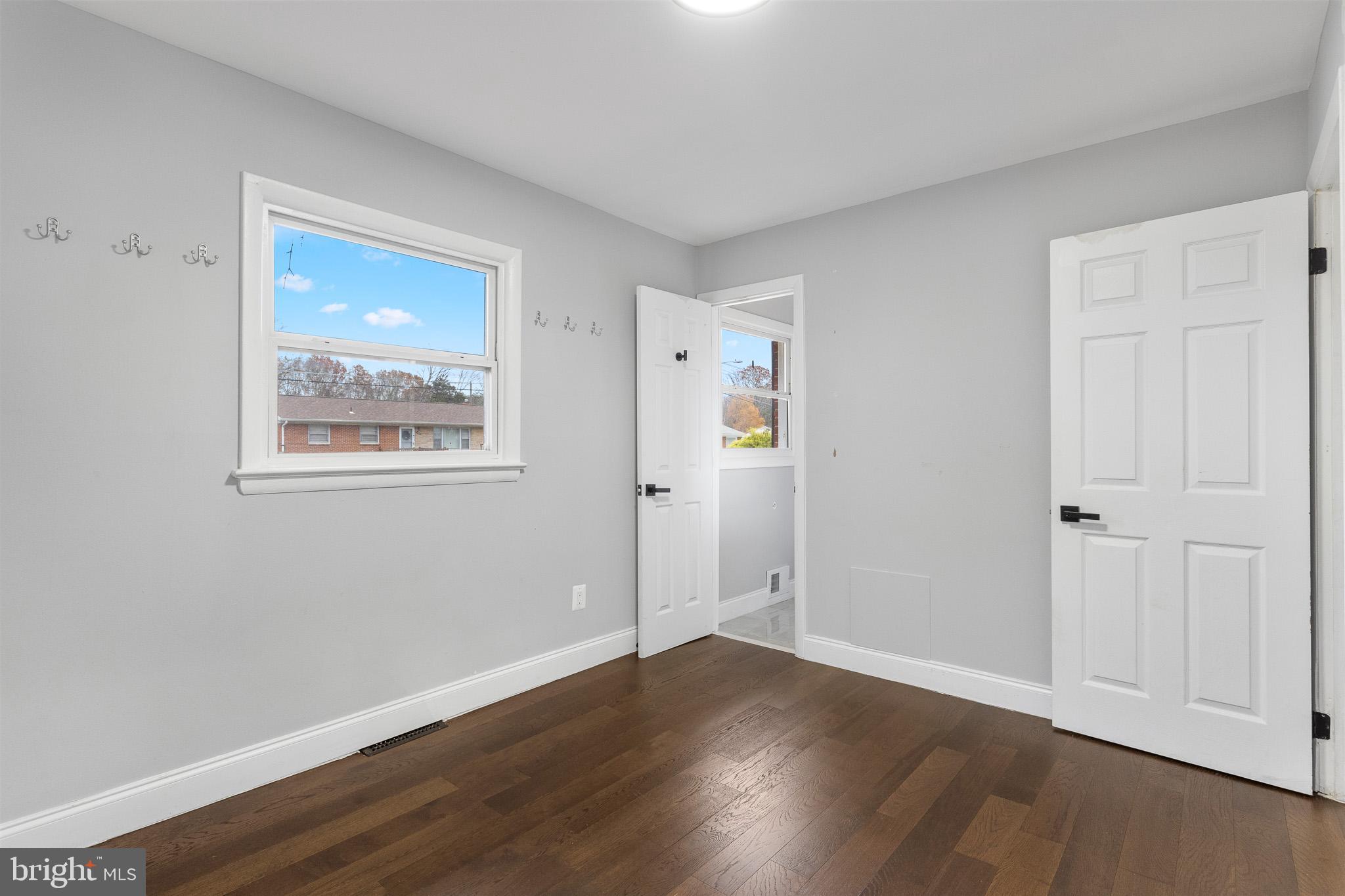 FORT WASHINGTON - Residential