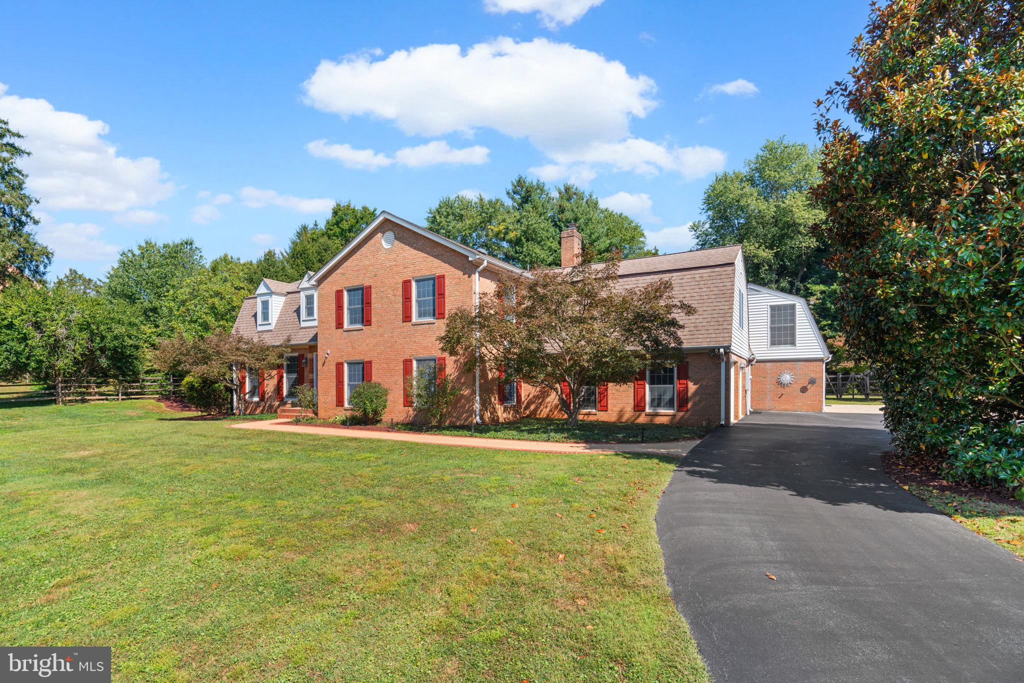 ANCIENT OAK - Residential