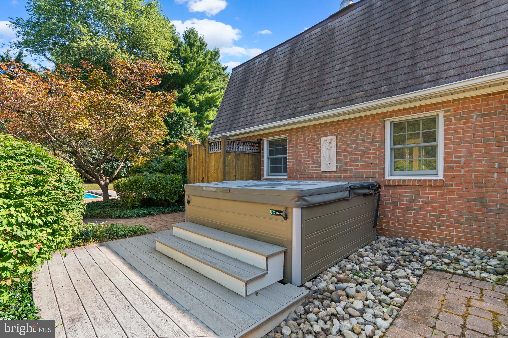 ANCIENT OAK - Residential