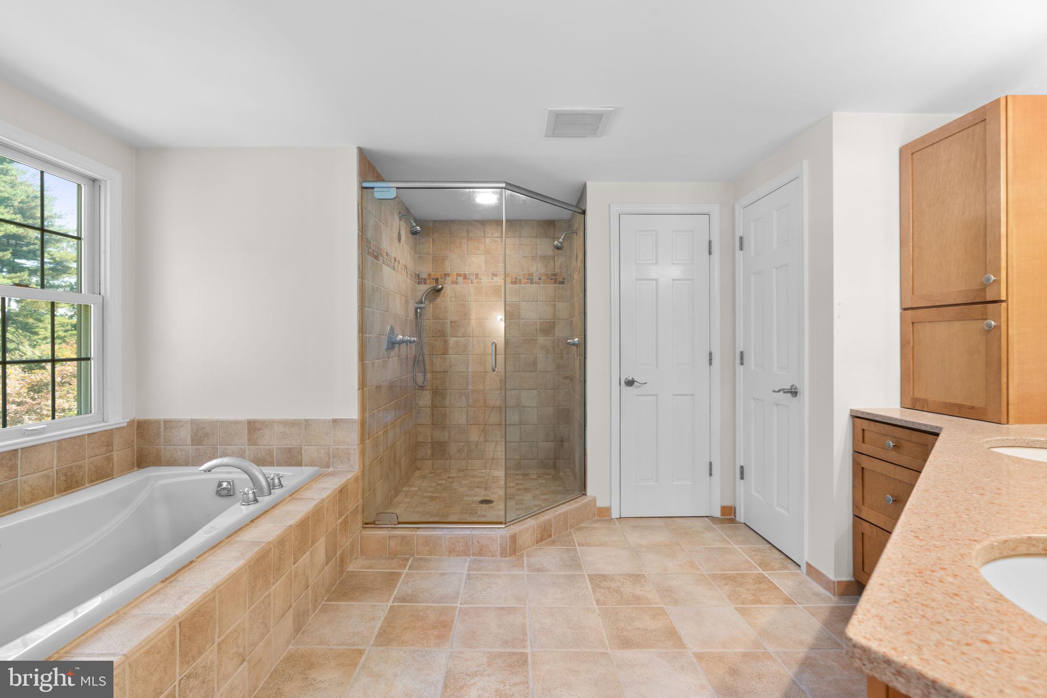 ANCIENT OAK - Residential