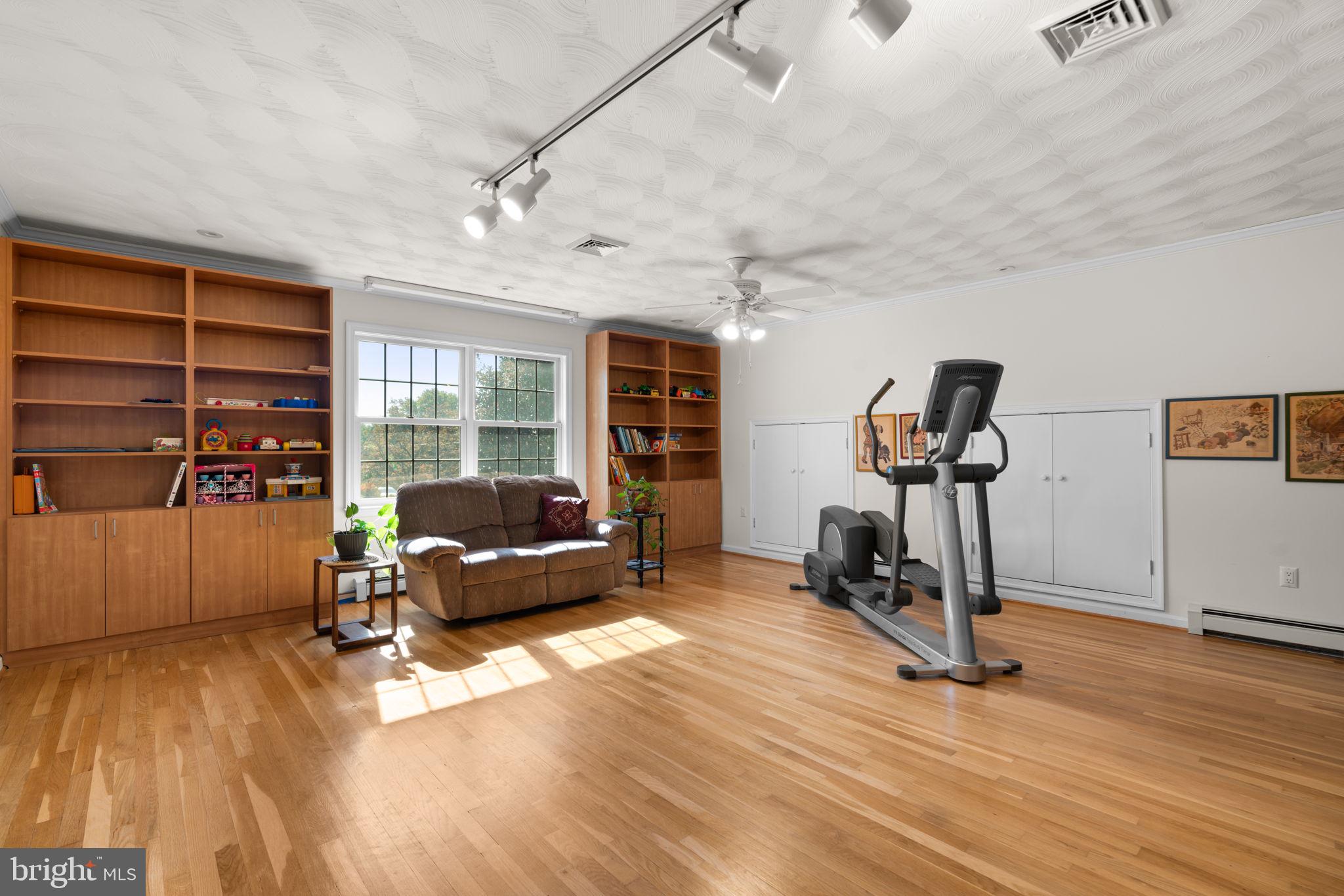 ANCIENT OAK - Residential