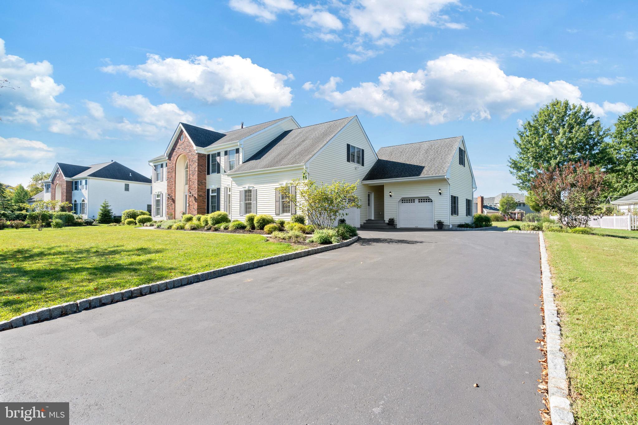 44 SAPPHIRE DRIVE