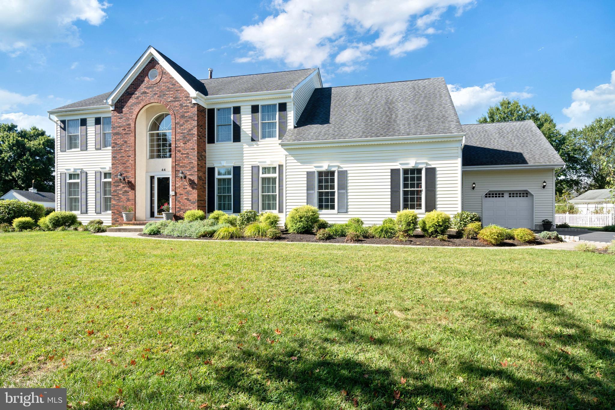 44 SAPPHIRE DRIVE
