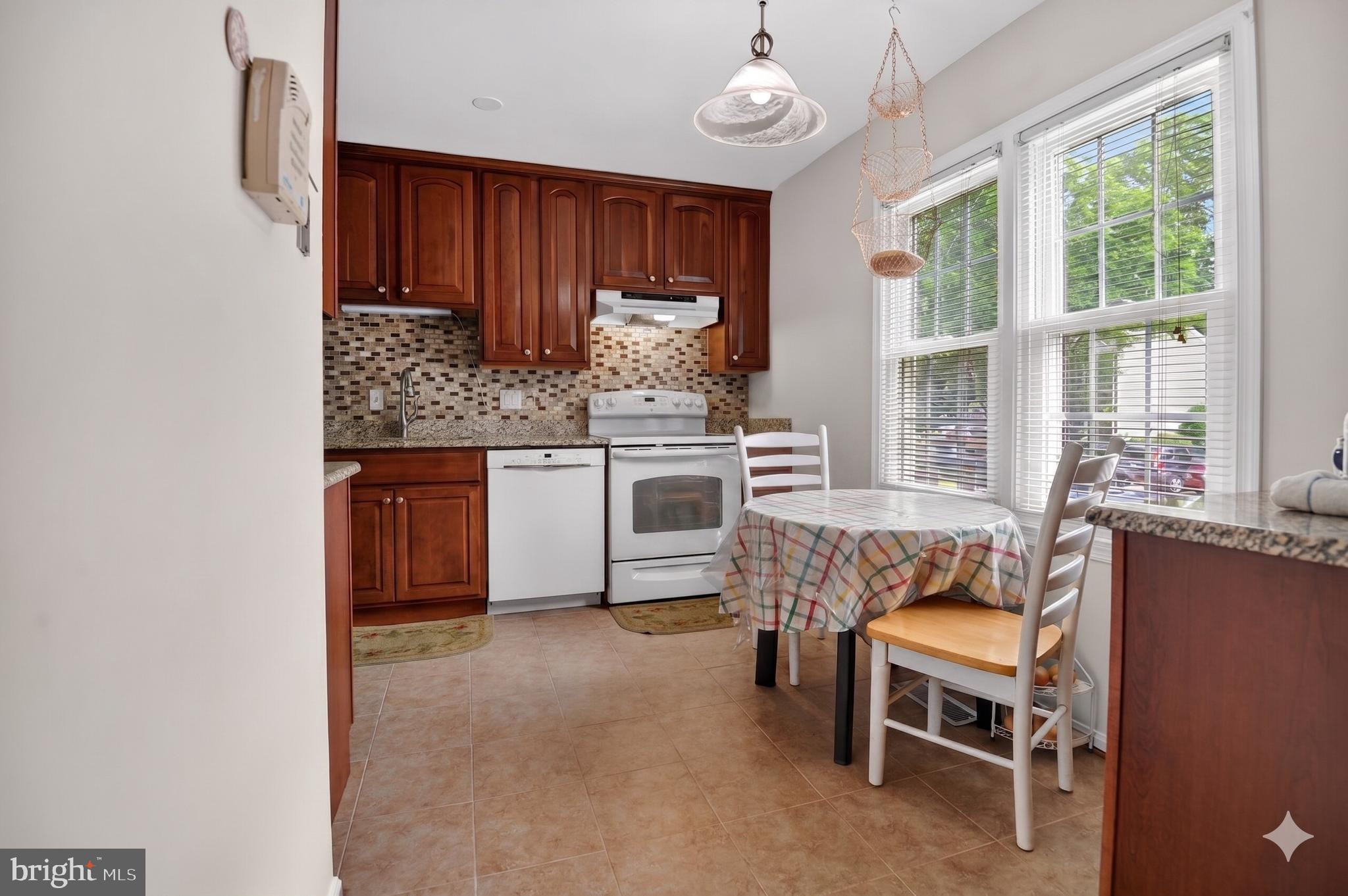 KEENE MILL WOODS - Residential
