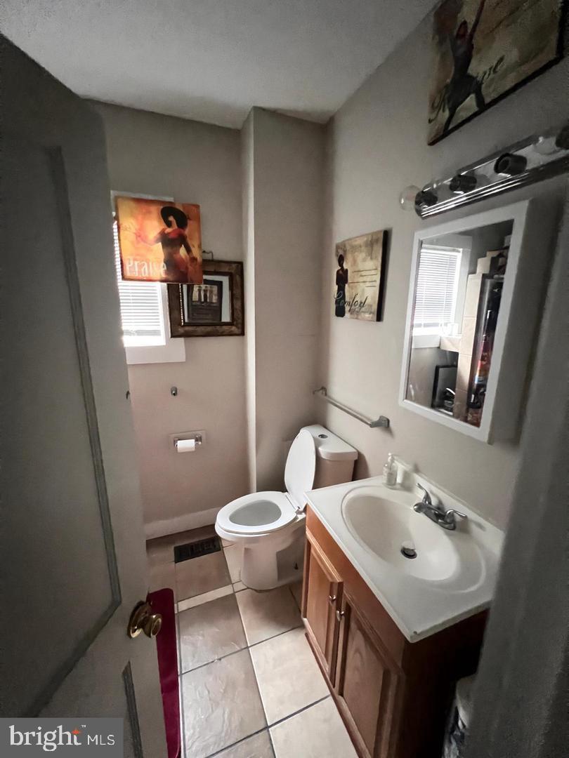 BOOTH-BOYD - Residential