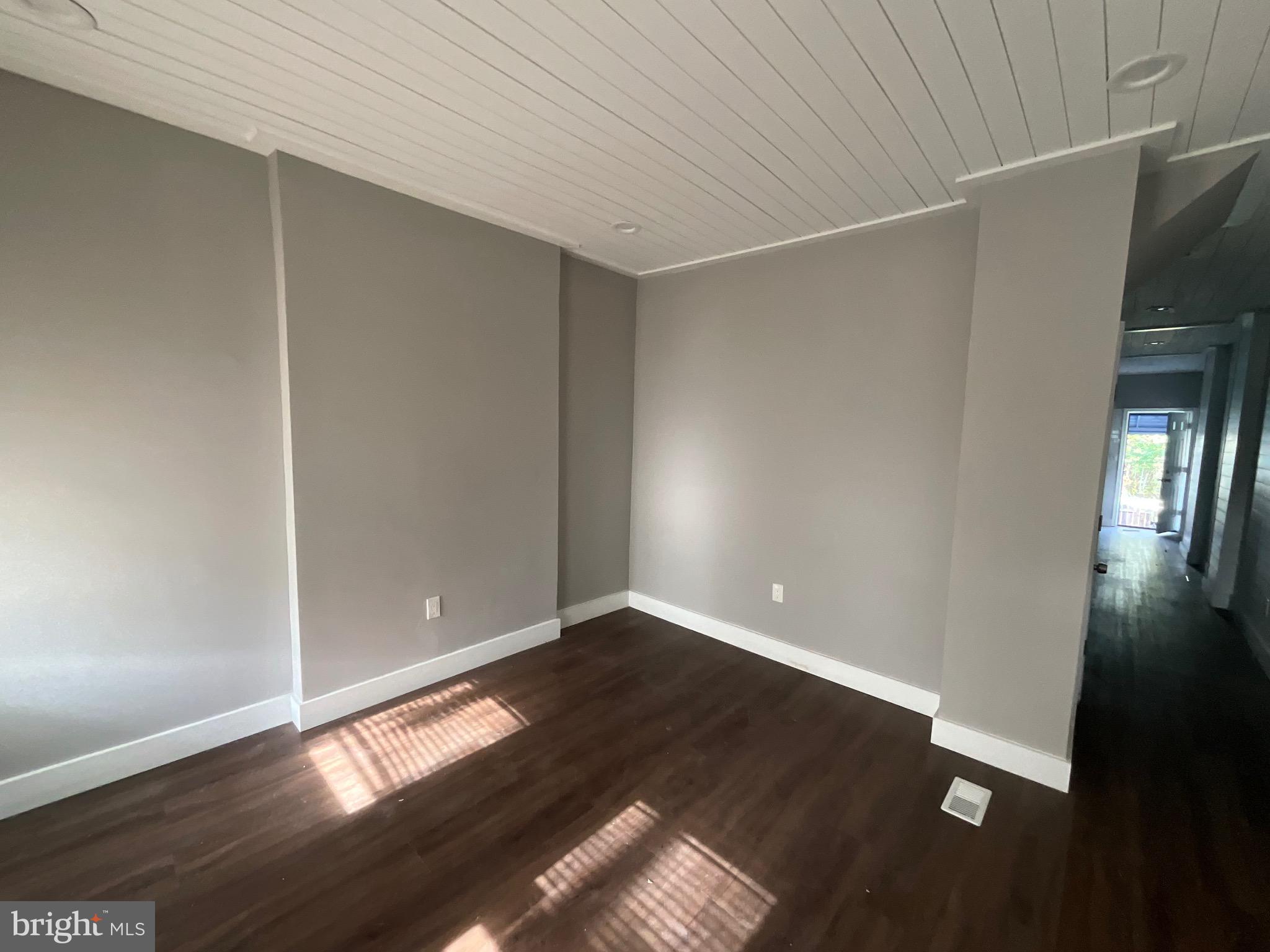 2113 N PULASKI STREET