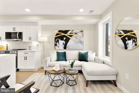 2639 41st Street NW Unit 3, Washington, DC 20007 - MLS#: DCDC2190638