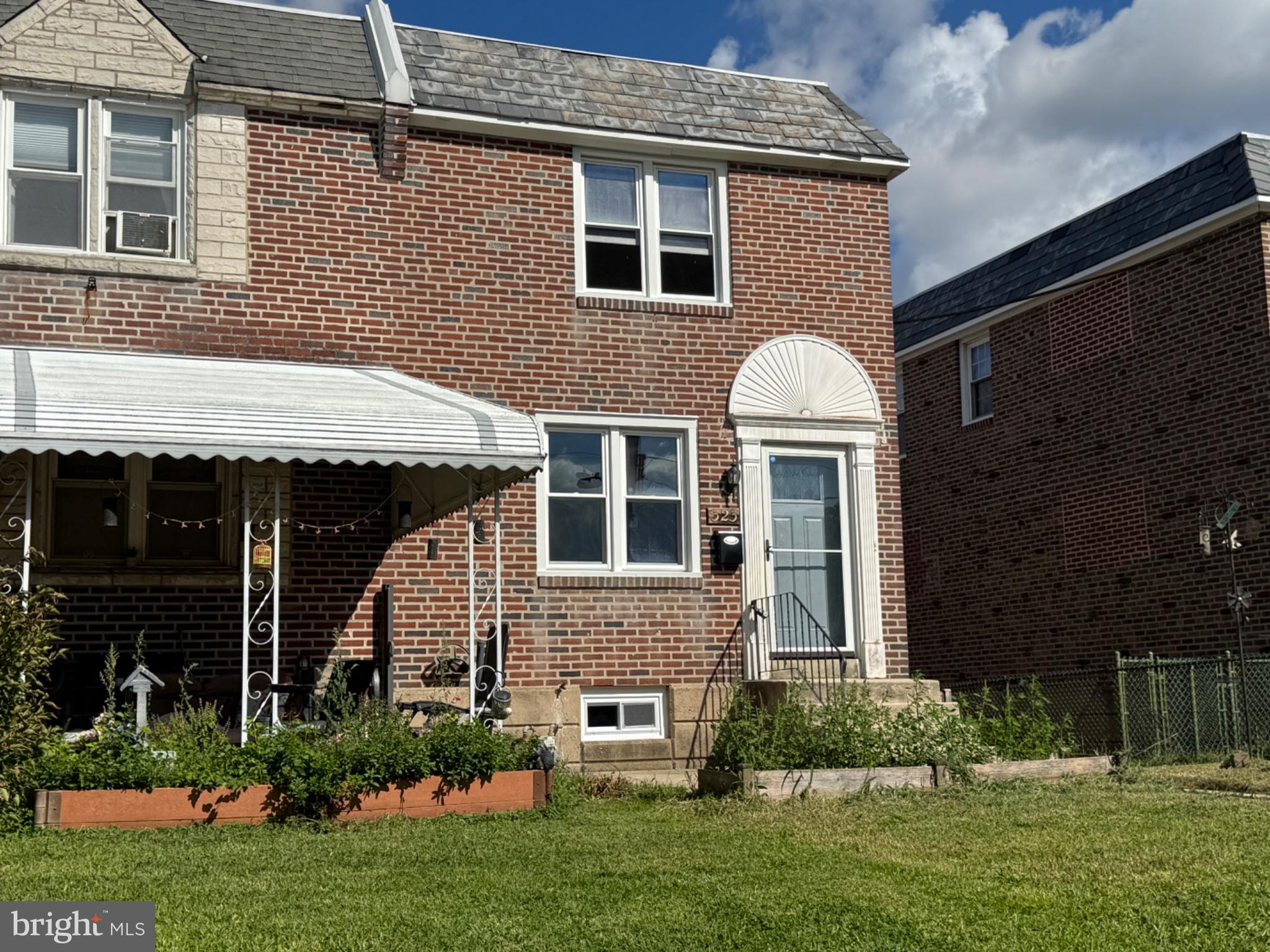 323 SPRUCE STREET