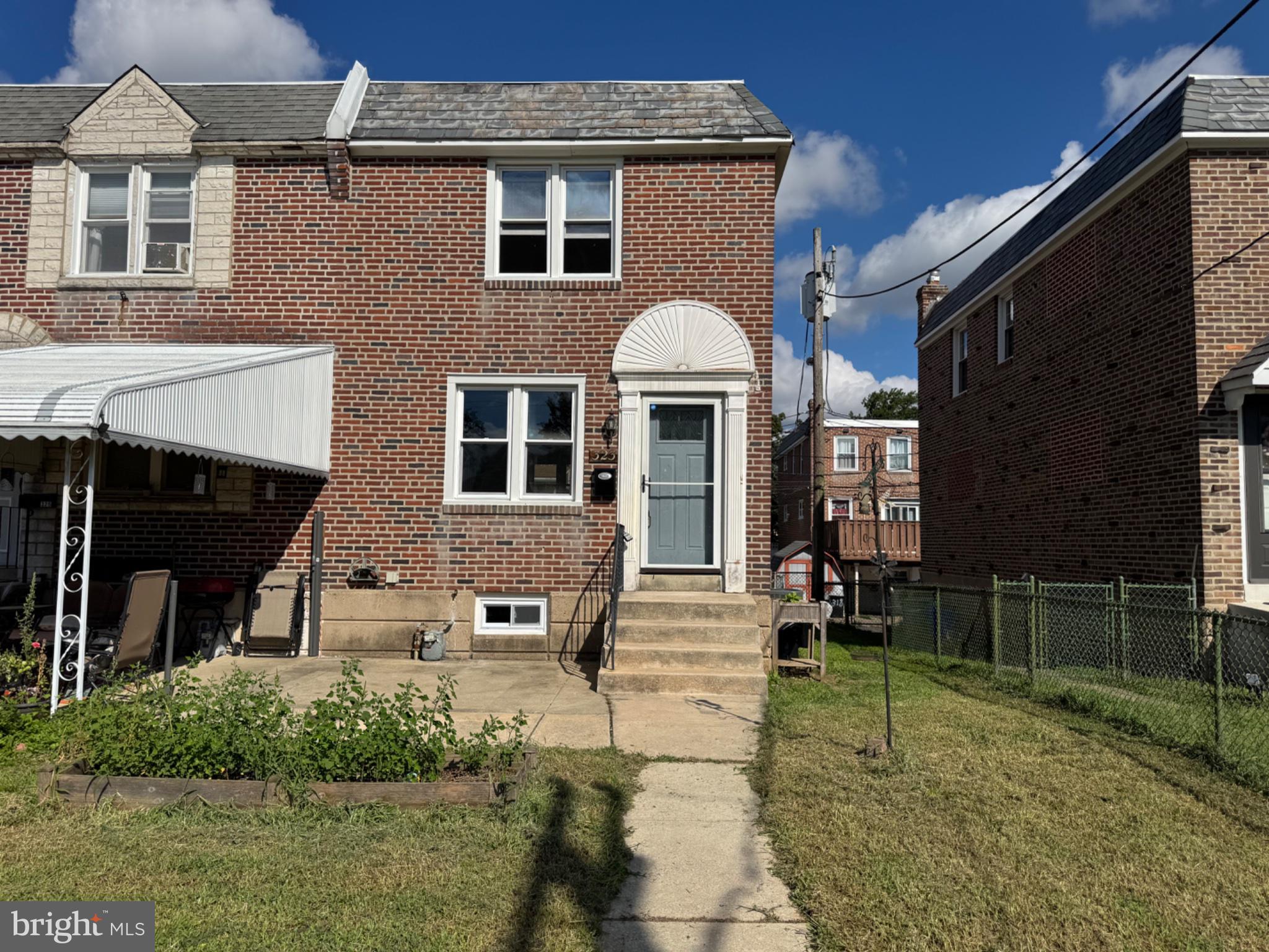 323 SPRUCE STREET