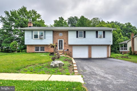 Homes For Sale - 539 N Lime Street<br/> ELIZABETHTOWN, PA 17022