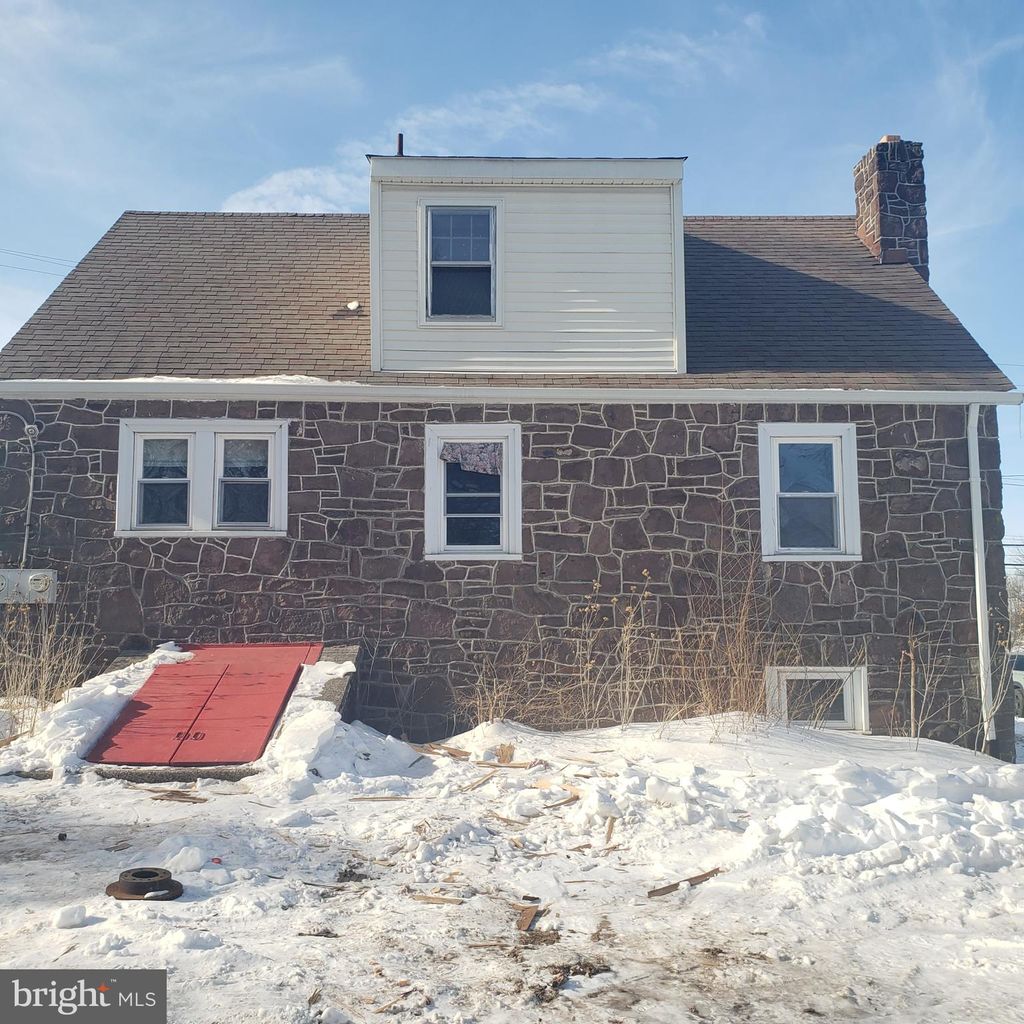 Photo of 12 N Limerick Road, ROYERSFORD, PA 19468 (MLS # PAMC2167168)