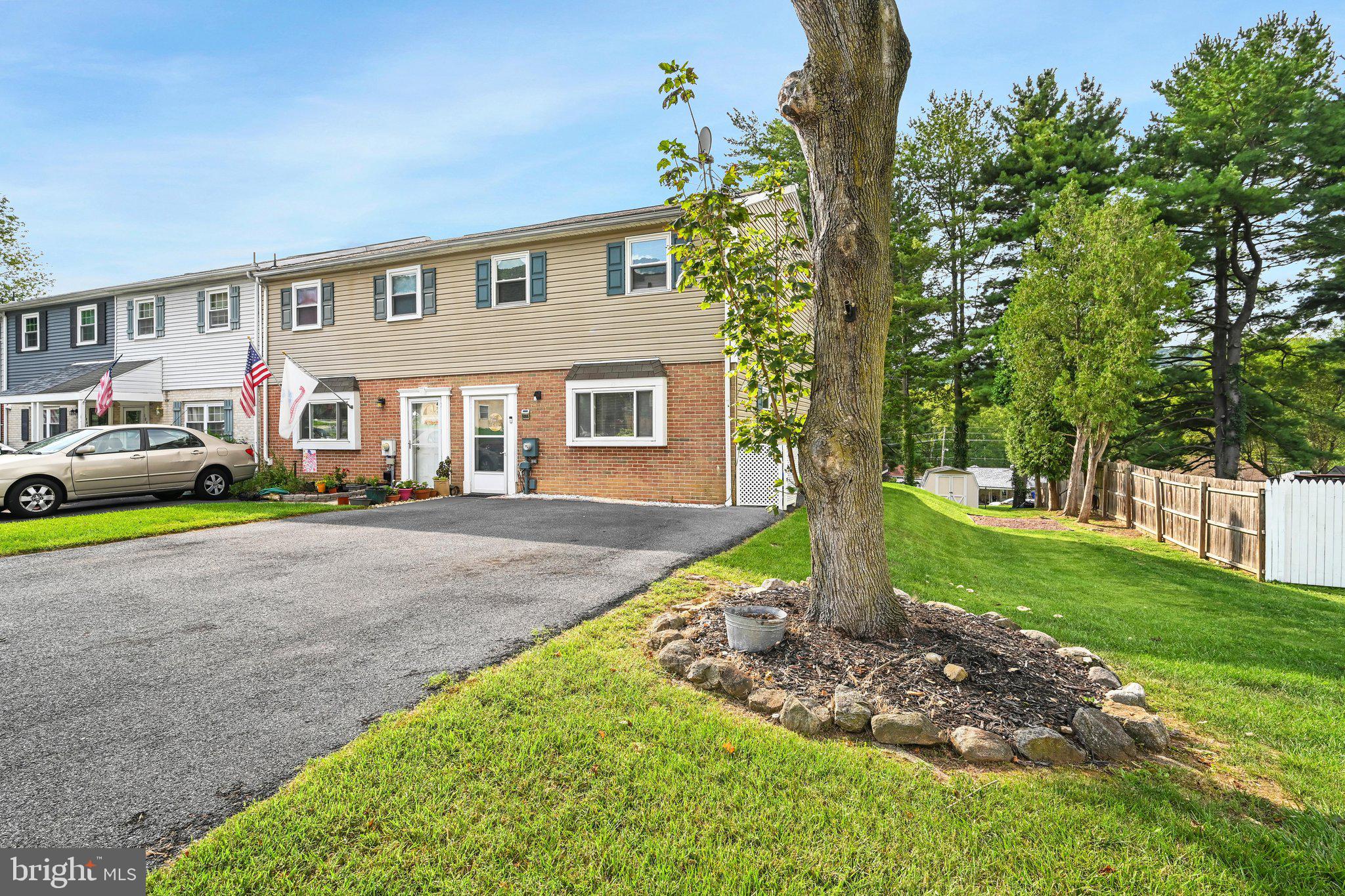1055 DEER RUN