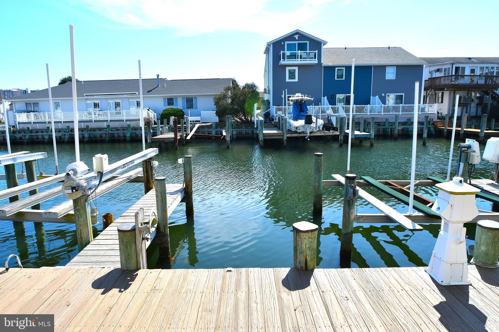 203 S HERON DRIVE 202A