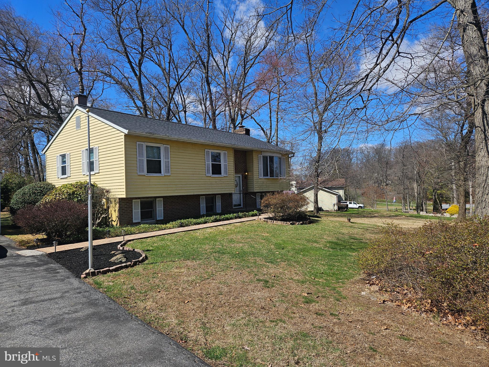 2202 GREEN HAVEN WAY