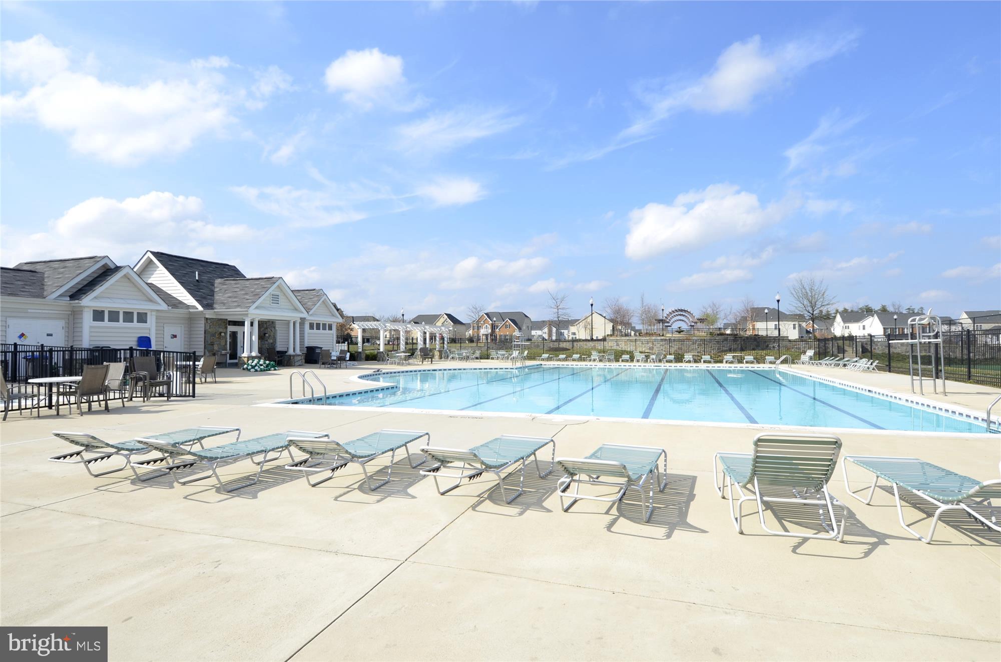 SOUTH RIDING - Residential