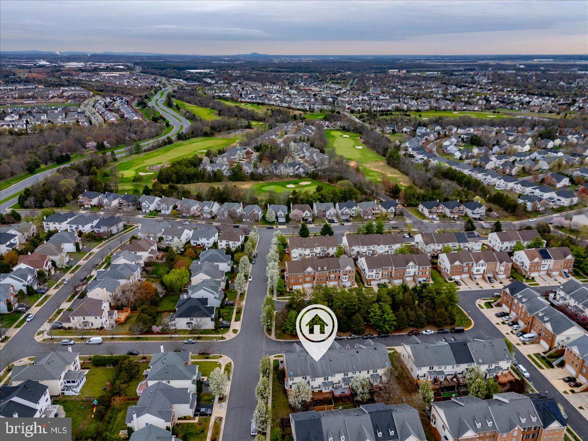 SOUTH RIDING - Residential