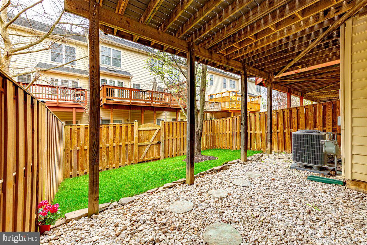 SOUTH RIDING - Residential