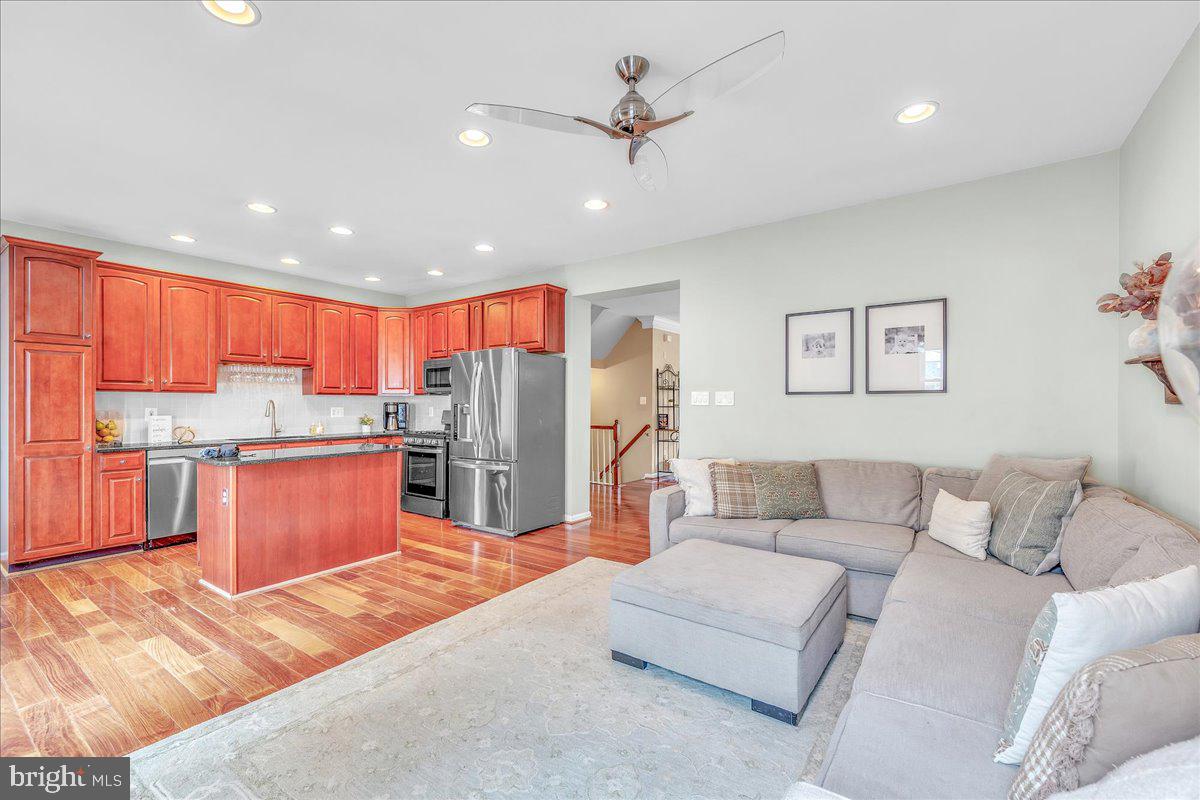 SOUTH RIDING - Residential