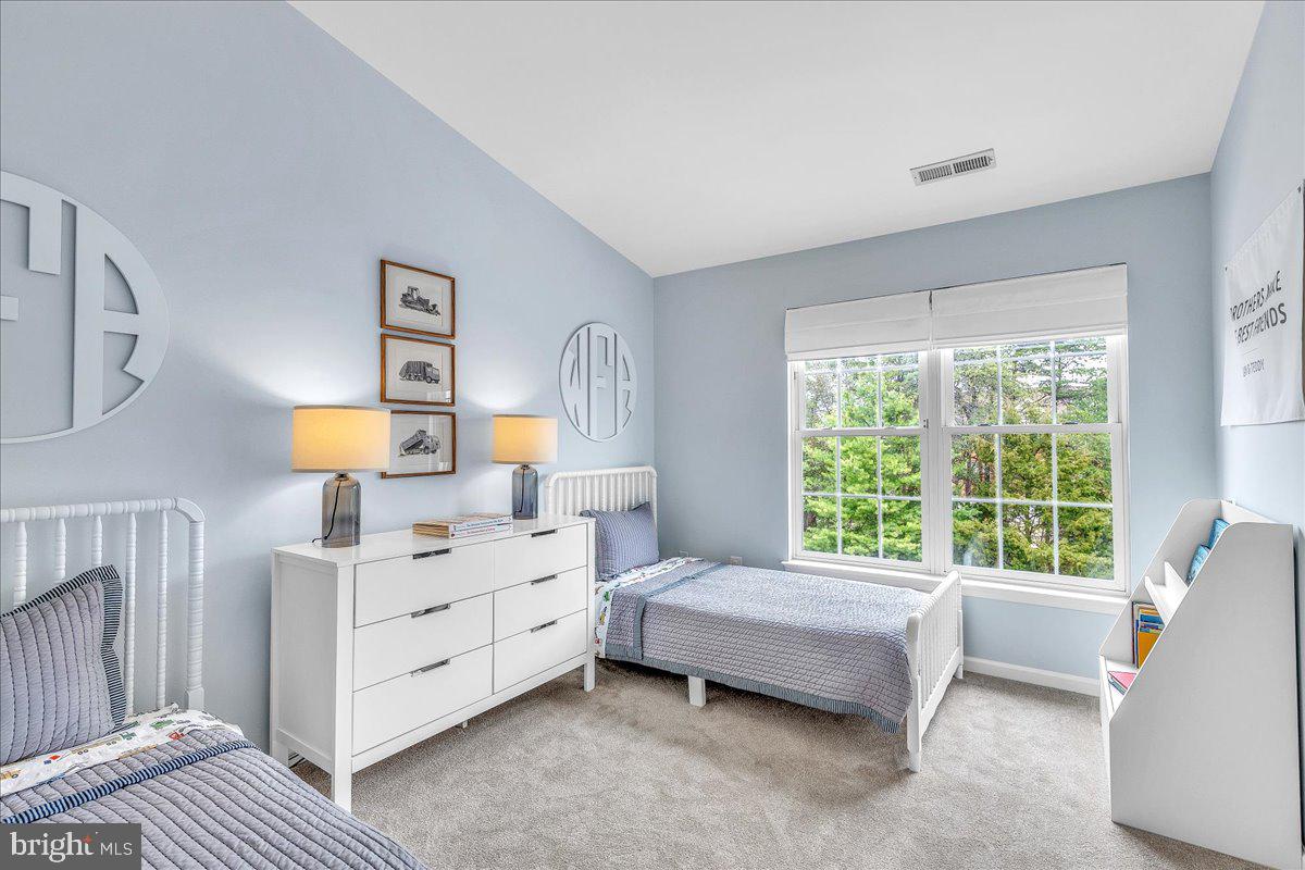 SOUTH RIDING - Residential