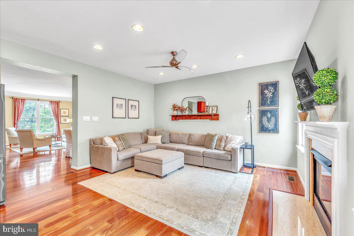 SOUTH RIDING - Residential