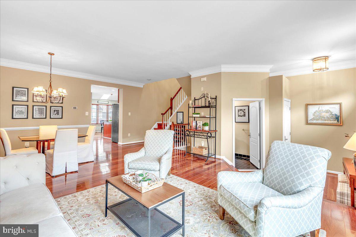 SOUTH RIDING - Residential