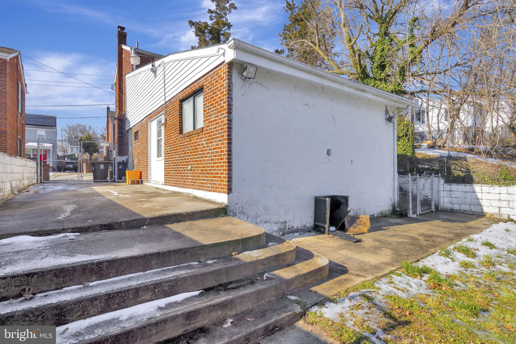 BRADBURY HEIGHTS - Residential Lease