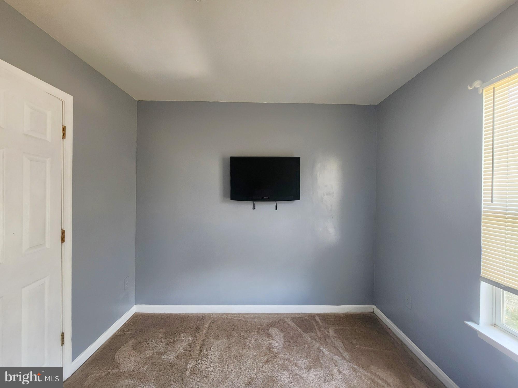 HILL OAKS CONDO - Residential Lease